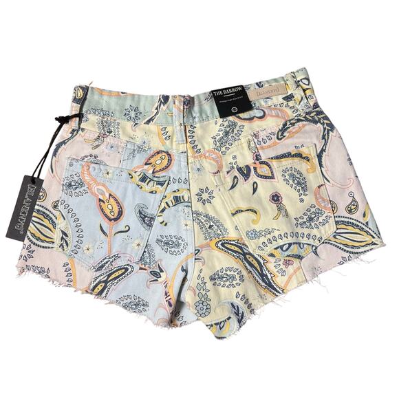 Blank NYC The Barrow Cream Green Paisley Patchwork Denim Shorts Size 25 NWT - Picture 2 of 3